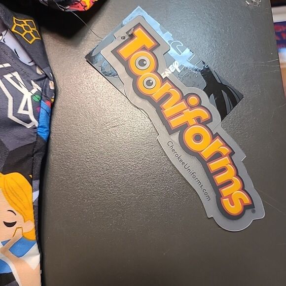 Cherokee Scrubs Shirt Nurse Disney Tooniforms Alice In Wonderland Medium NEW NWT - Picture 5 of 8